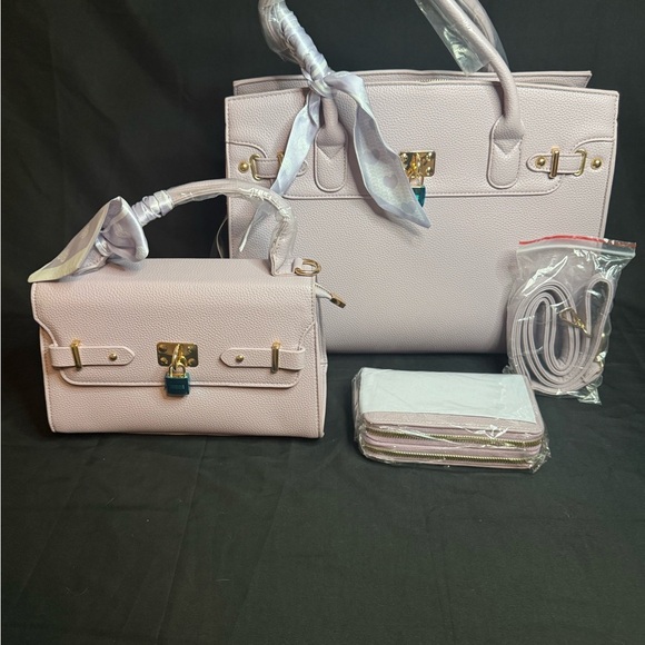 Elegant Lavender Women's Handbag Set - Picture 4 of 10